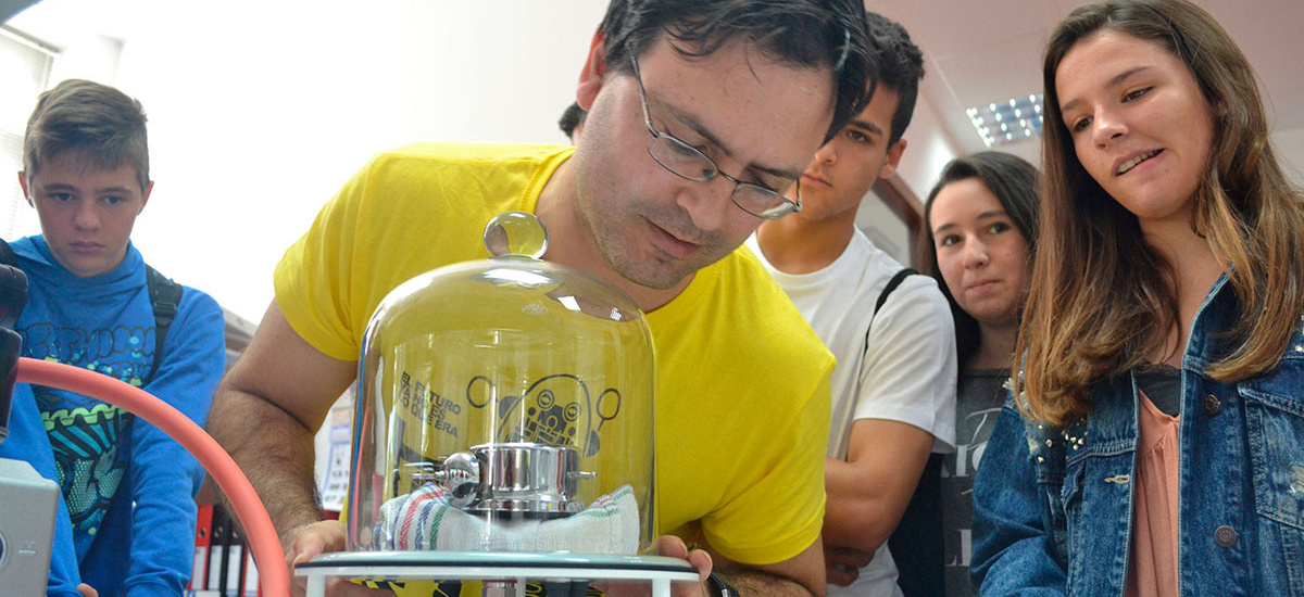 Vuelve UPCT Ingeniosanos con un taller sobre experimentos de física